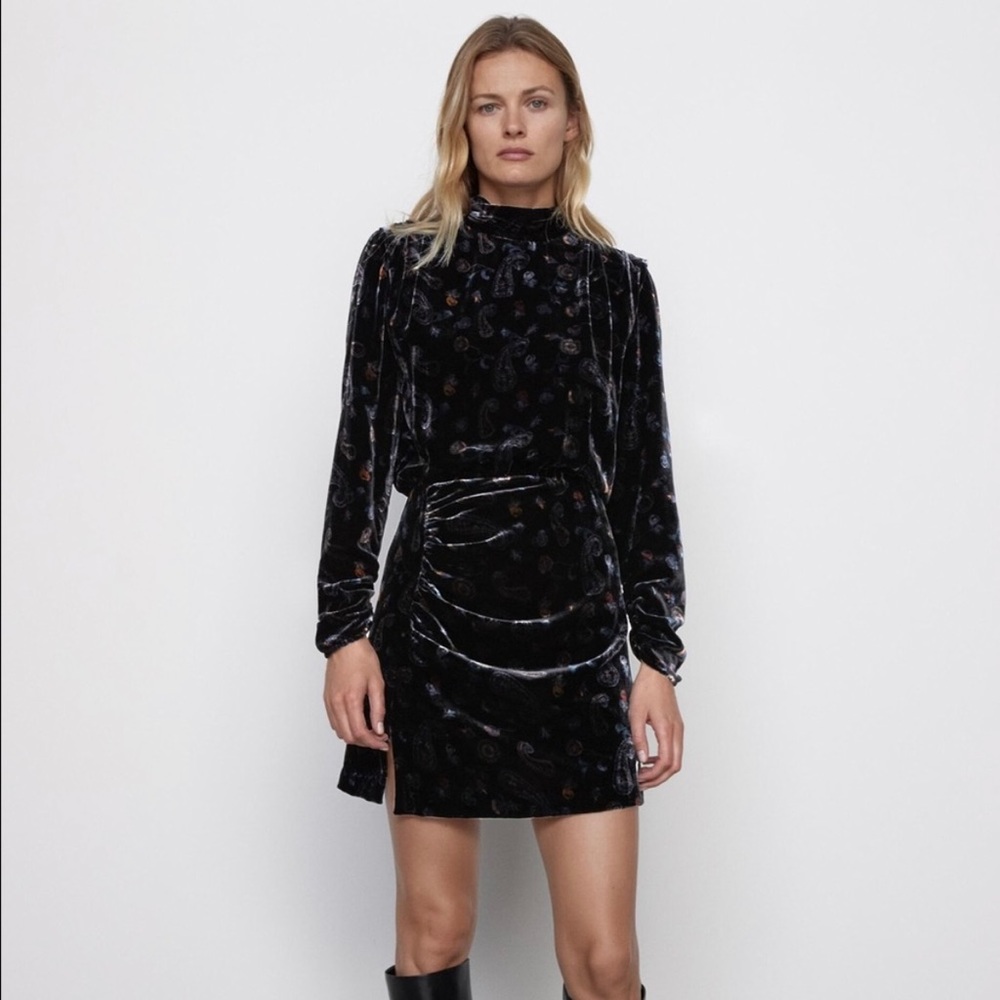 NWT Zara velvet paisley mini dress. Size M.